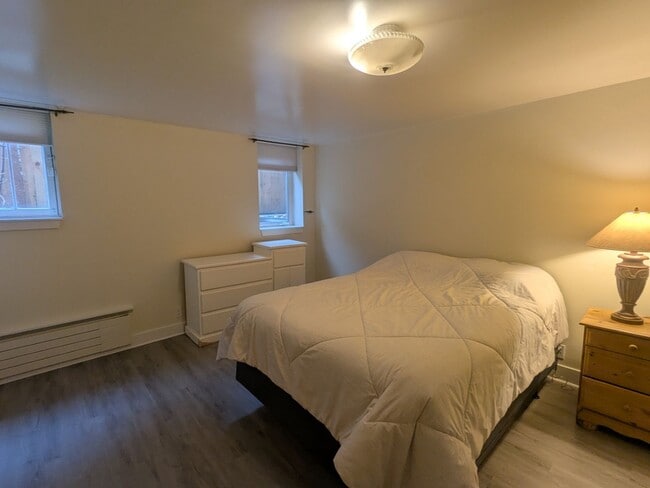 Building Photo - Montlake Duplex