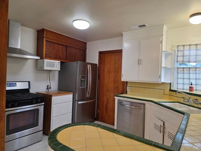 Building Photo - 3254 Magowan Dr