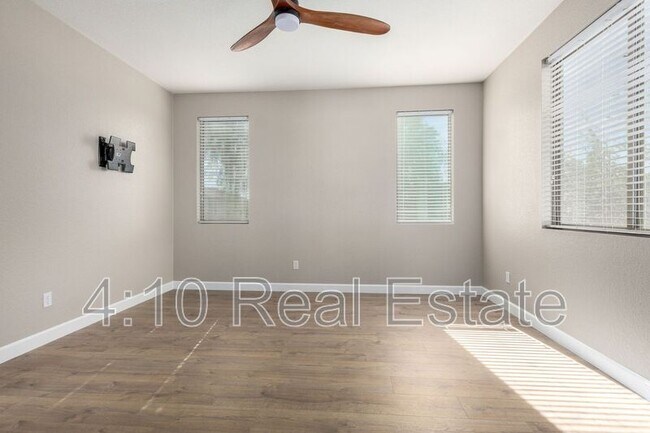 Building Photo - 3632 E Sebastian Ln