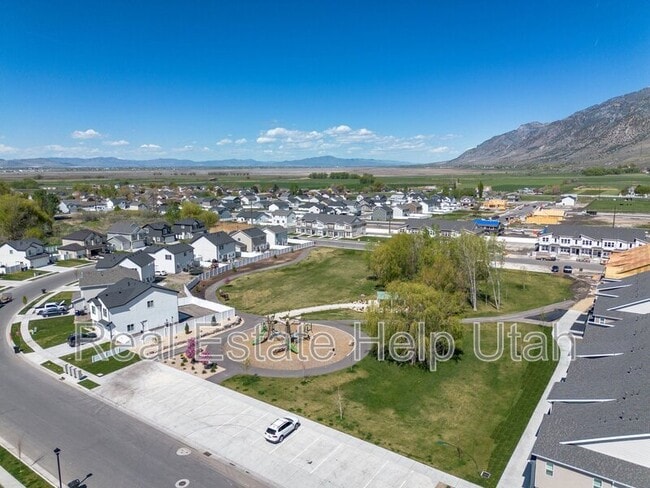 Building Photo - 281 W 1150 N
