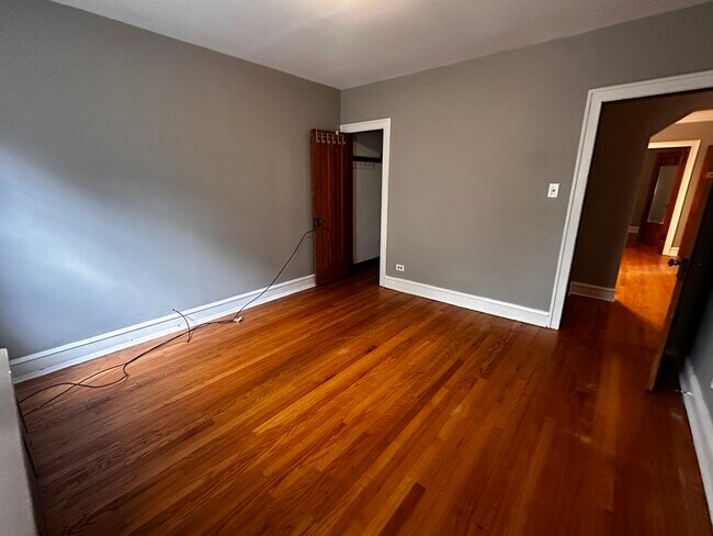 Building Photo - 5256 W Wolfram St