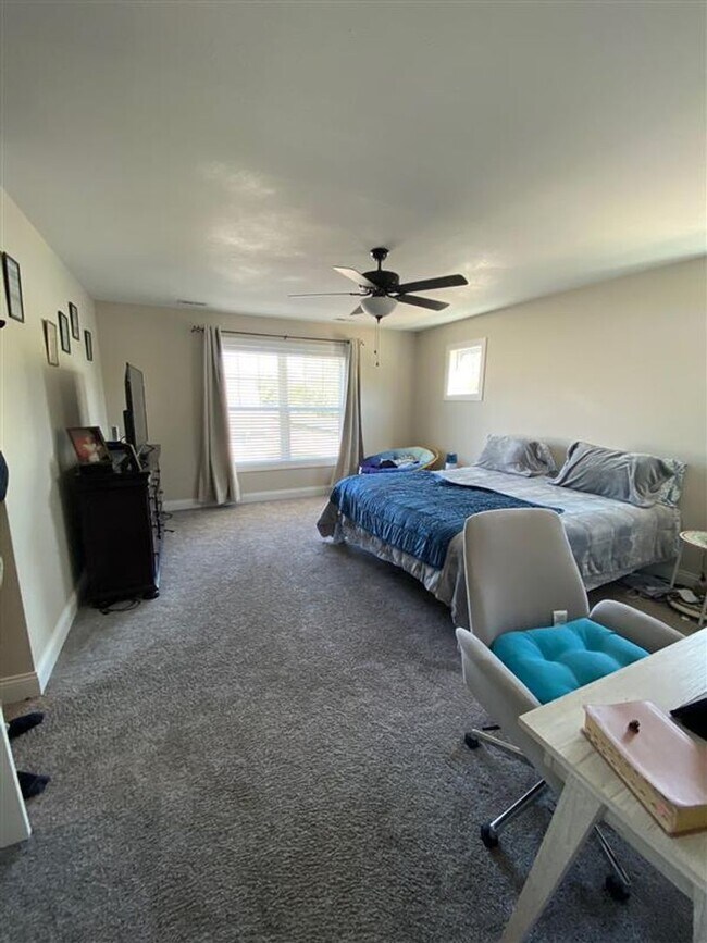 Building Photo - 1306 Mockingbird Ln