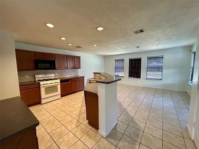 Building Photo - 8007 Arrington Forest Ln