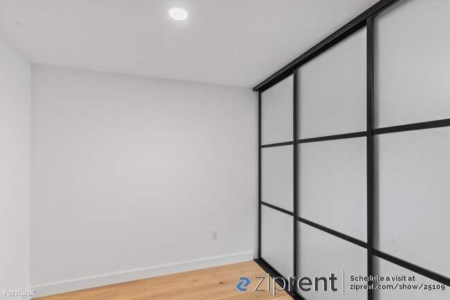 Building Photo - 1 br, 1 bath Condo - 3620 Cesar Chavez St,...