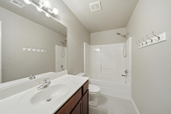 Building Photo - 10710 N 146th E Ave