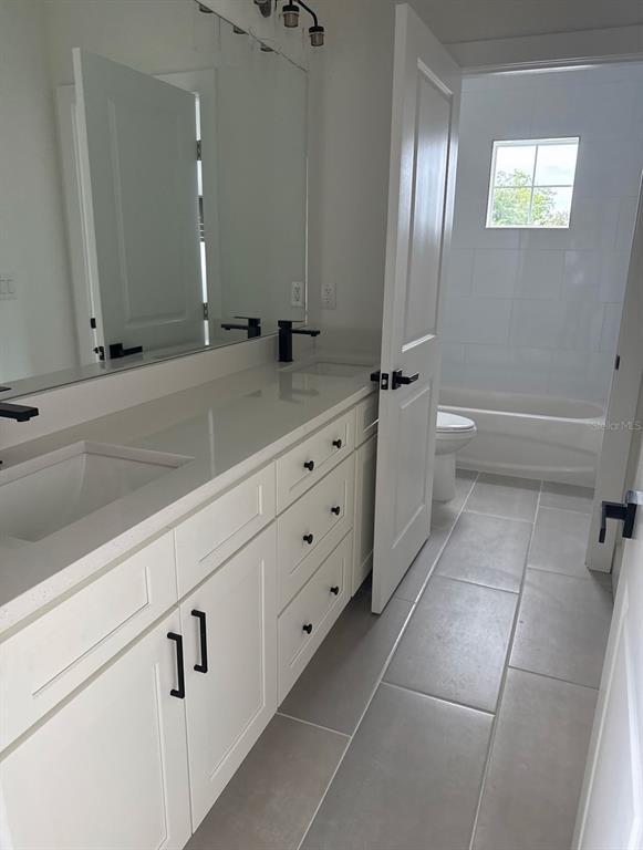 Building Photo - 2333 W Beach St