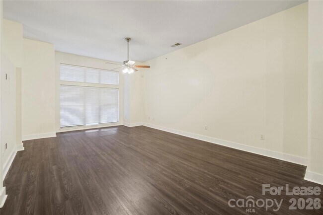 Building Photo - 716 N Davidson St