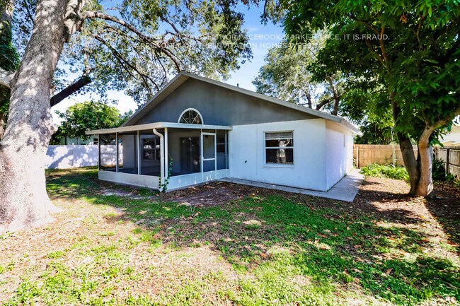 Building Photo - 2391 Eastwood Dr