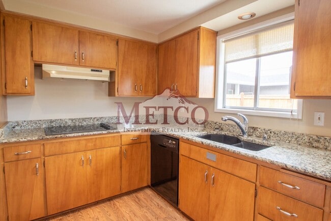 Building Photo - 07802