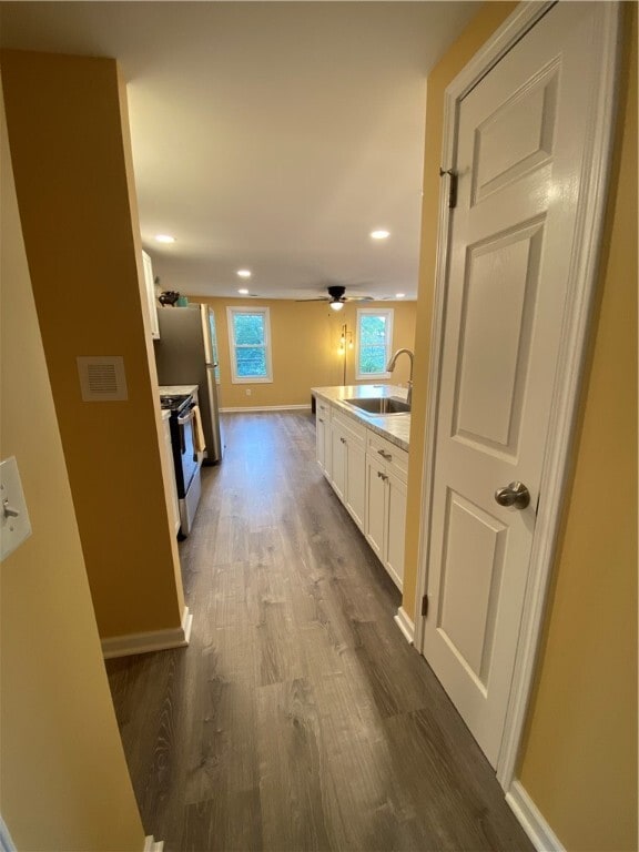 Building Photo - 233 W Commercial St