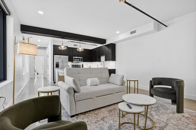 Building Photo - 116 W 3rd St