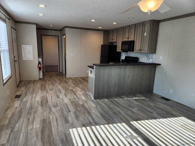 Building Photo - 100 W Arizona