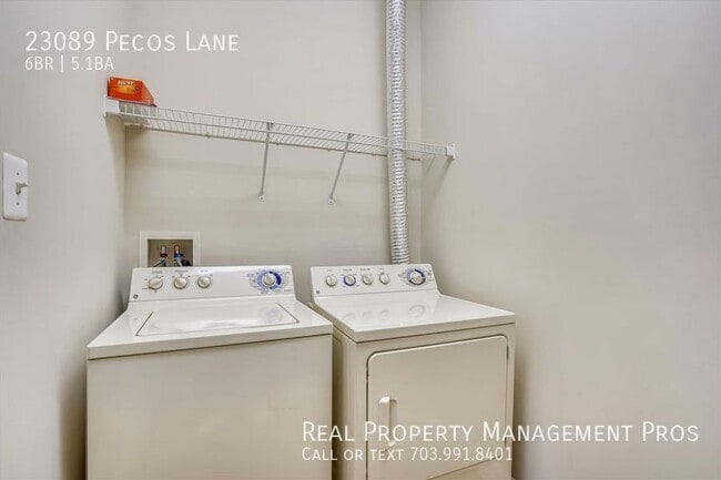 Building Photo - 23089 Pecos Ln