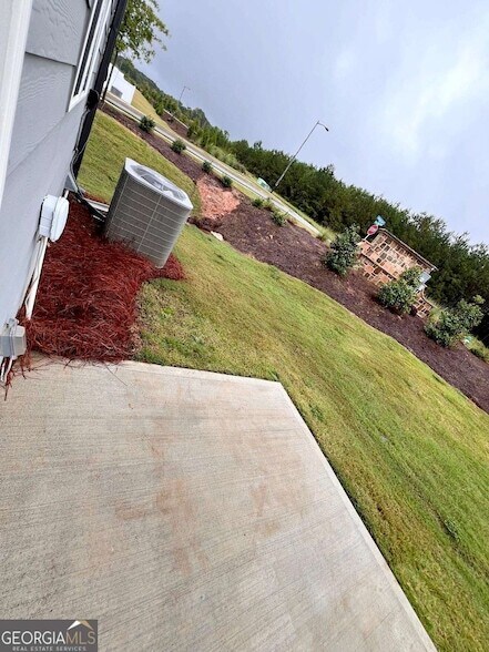 Building Photo - 650 Pt Pl Dr