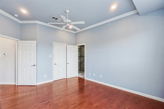 Building Photo - 2504 Champagne Dr