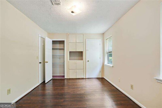 Building Photo - 76 Sandalwood Cir