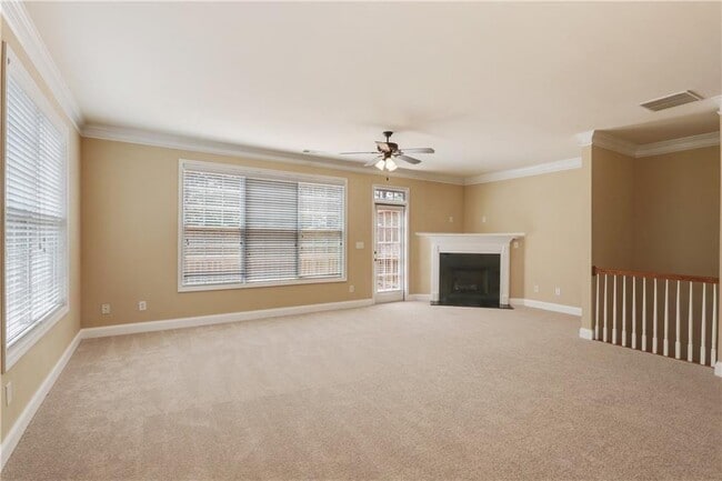 Building Photo - 5060 Windcrest Ln