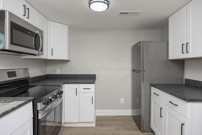 Building Photo - 1201 E 32nd St