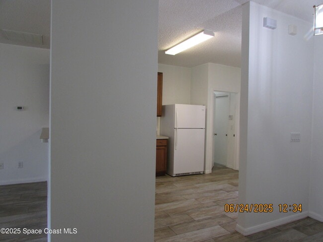Building Photo - 4192 Collinwood Dr