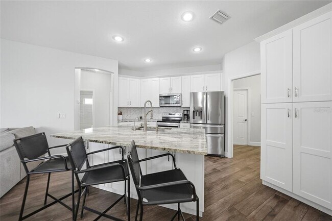 Building Photo - 2880 Vogler Ln