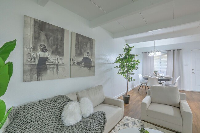 Interior Photo - The Valencia