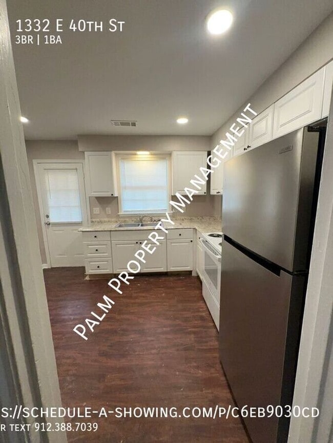 Building Photo - 1332 E 40th St