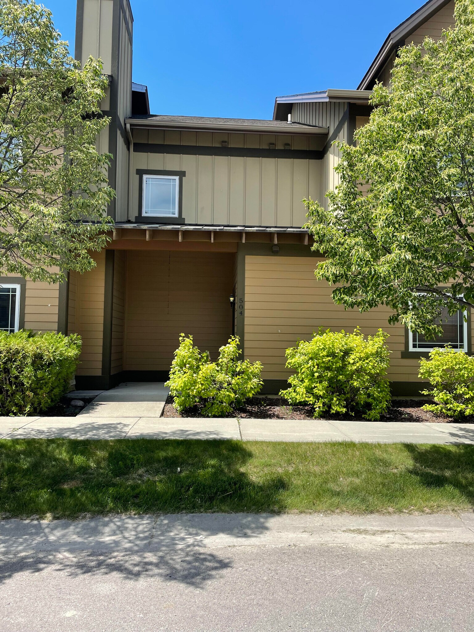 Building Photo - 504 Silverleaf Dr