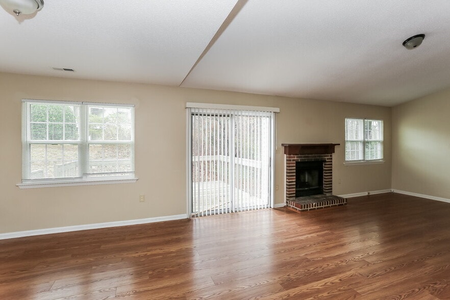 Building Photo - 8127 Sheringham Way