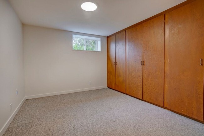 Building Photo - 3Bd/2.75Ba Shoreline House