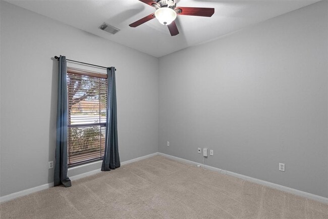 Building Photo - 2240 Independence Dr