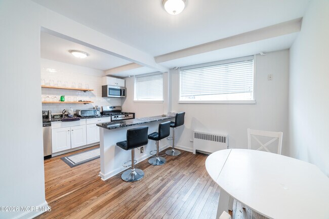 Building Photo - 293 Spring St