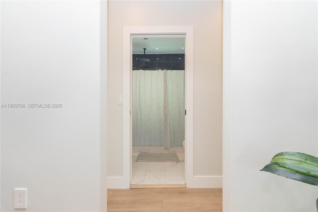 Building Photo - 2360 SW 12th St