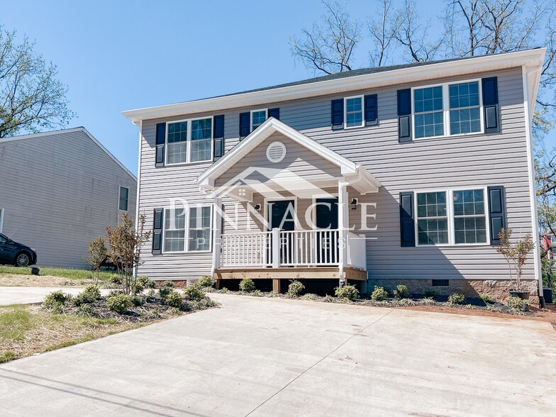 Building Photo - 2325 Tazewell Ave