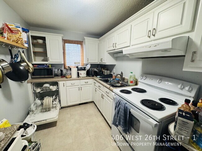 Building Photo - 406 W 26th St
