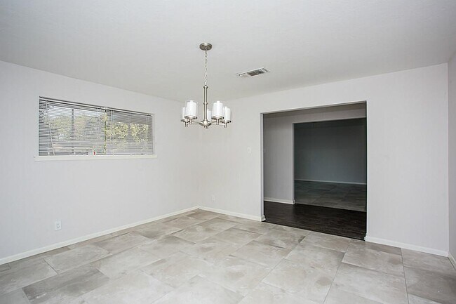 Building Photo - 6407 Nuben St