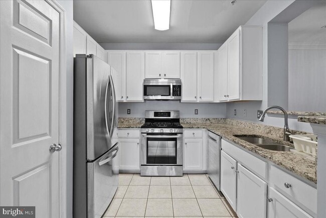 Primary Photo - 4852 Eisenhower Ave