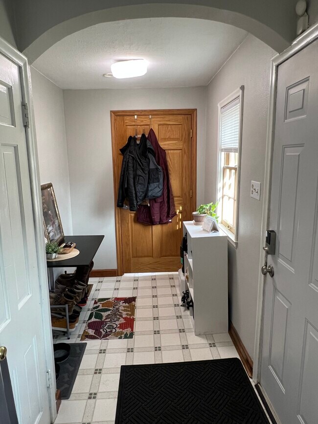 backdoor entryway - 1314 Lincoln Way