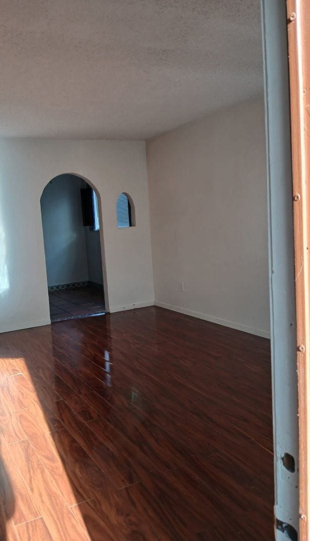 Building Photo - 2-Story 2 Bedroom Townhome with Garage!