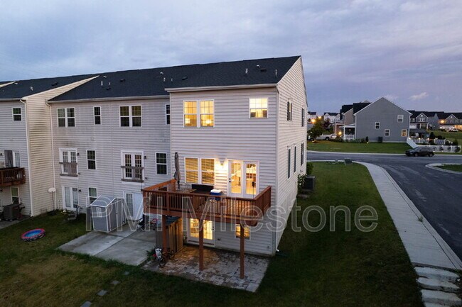 Building Photo - 367 Ontario Dr
