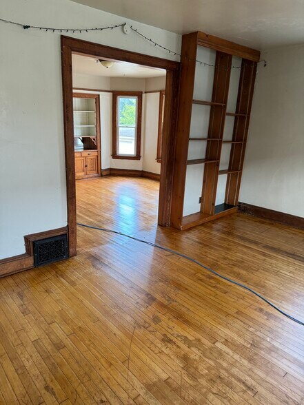 Building Photo - 1712 E Park Pl