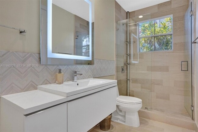 Building Photo - 1529 Shoreline Way