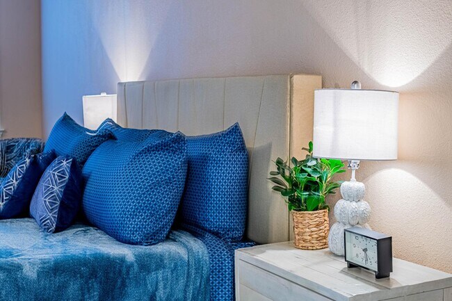 Building Photo - 9719 Calle Chamisa NW