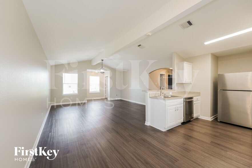 Building Photo - 7111 Lilac Manor Ln