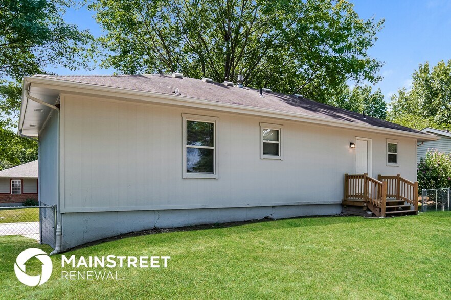 Building Photo - 806 SE 19th St