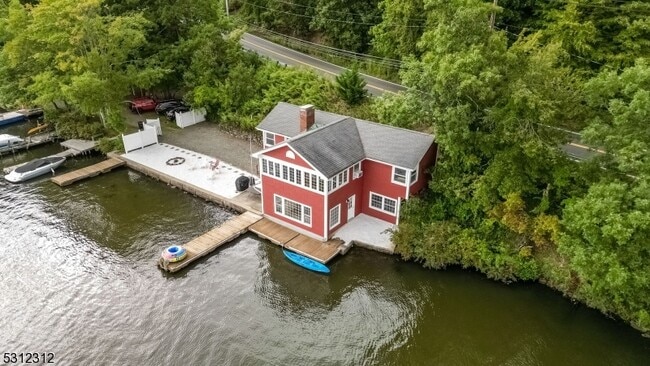 Building Photo - 206 Lakeside Rd