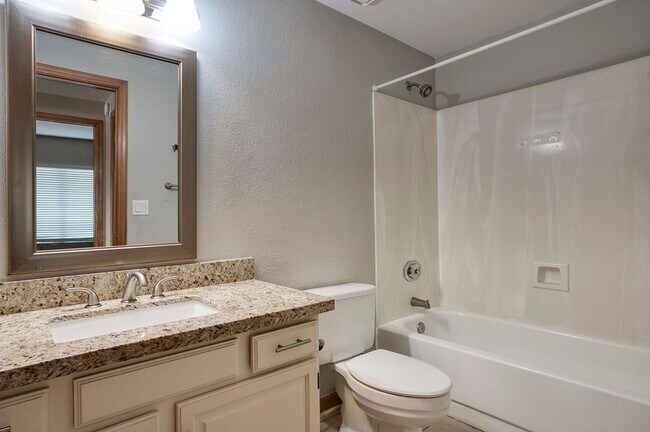 Building Photo - Spacious Tempe 4 bedroom
