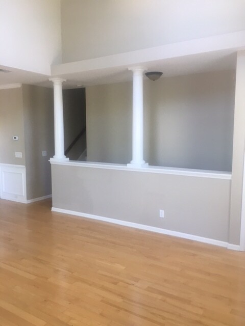 Building Photo - 2928 Woodland Park Dr