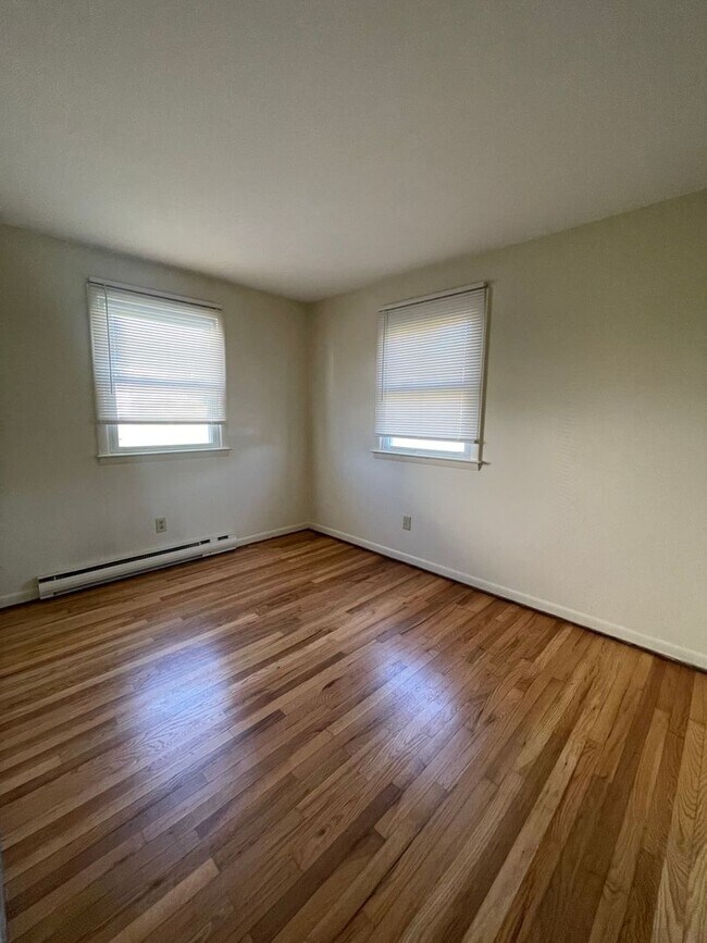 Building Photo - Apartment for Rent