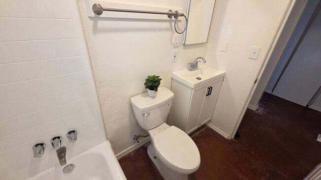 Building Photo - 1345 E Grant Rd