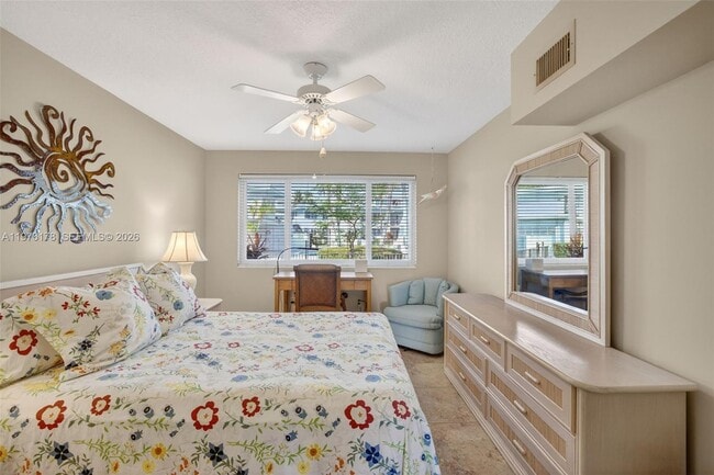 Building Photo - 180 Isle of Venice Dr